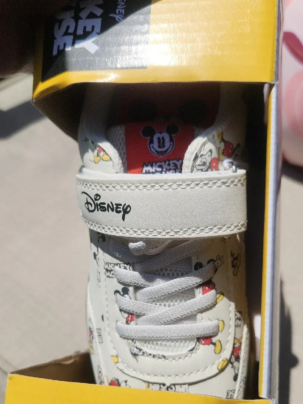 Disney Mickey Mouse White and Gum-Trim Kids Sneakers Size 3 NIB